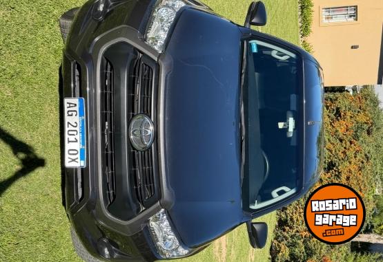 Camionetas - Toyota Hilux Sr. 2023 Diesel 36500Km - En Venta