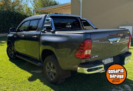 Camionetas - Toyota Hilux Sr. 2023 Diesel 36500Km - En Venta