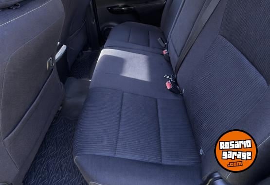 Camionetas - Toyota Hilux Sr. 2023 Diesel 36500Km - En Venta