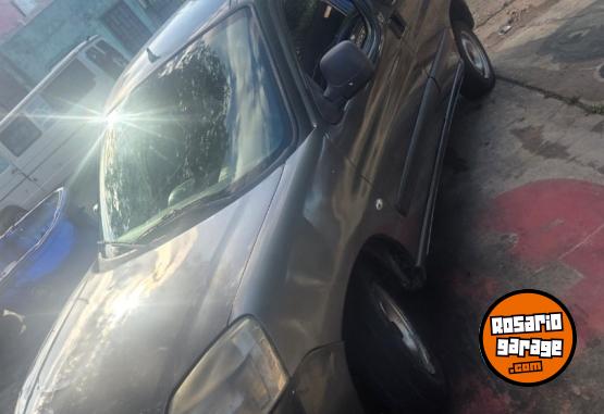 Utilitarios - Peugeot Partner Patag�nica HDI 2012 Diesel 320000Km - En Venta