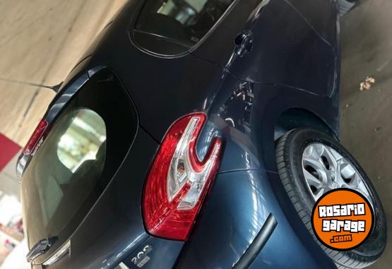 Autos - Peugeot 208 2014 Nafta 156000Km - En Venta