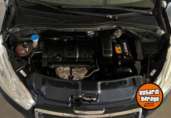 Autos - Peugeot 208 2014 Nafta 156000Km - En Venta