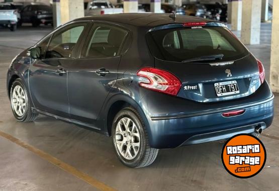 Autos - Peugeot 208 2014 Nafta 156000Km - En Venta