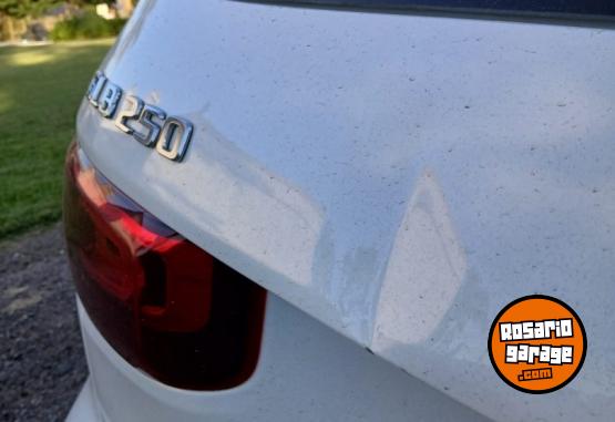 Autos - Mercedes Benz GLB 250 PROGRESSIVE 2022 Nafta 15000Km - En Venta