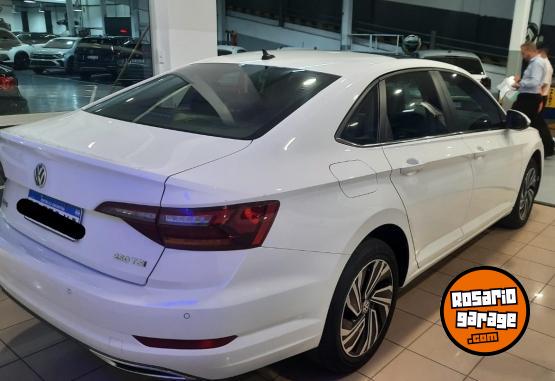 Autos - Volkswagen VENTO HIGHLINE AT 2021 Nafta 62000Km - En Venta