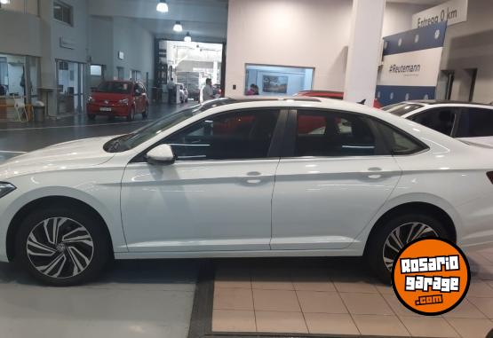 Autos - Volkswagen VENTO HIGHLINE AT 2021 Nafta 62000Km - En Venta