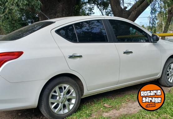 Autos - Nissan versa drive plus 2021 Nafta 46000Km - En Venta