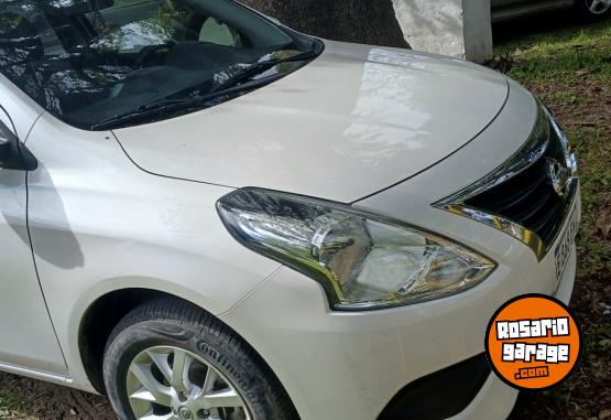 Autos - Nissan versa drive plus 2021 Nafta 46000Km - En Venta