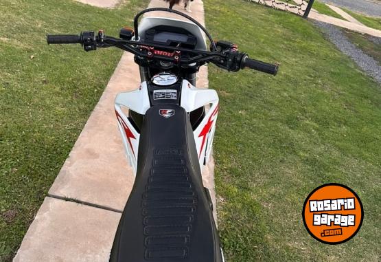 Motos - Honda Tornado 250 2018 Nafta 10200Km - En Venta