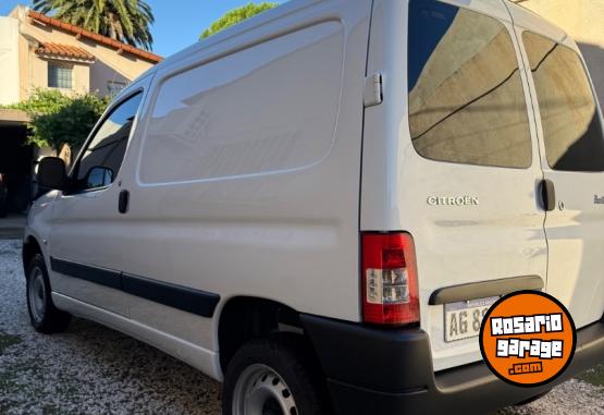Utilitarios - Citroen Berlingo 2024 Diesel 16000Km - En Venta