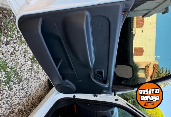 Utilitarios - Citroen Berlingo 2024 Diesel 16000Km - En Venta