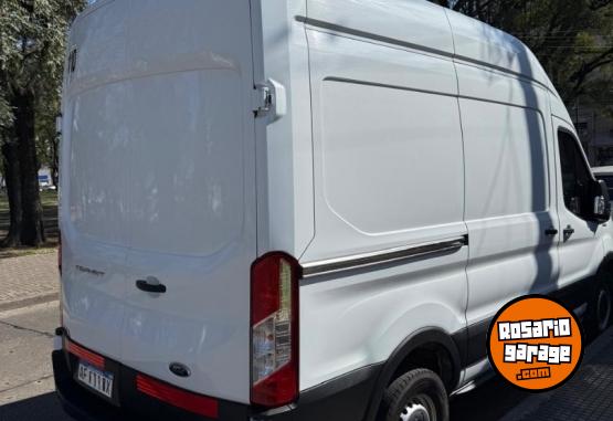 Utilitarios - Ford Transit 2023 Diesel 85000Km - En Venta
