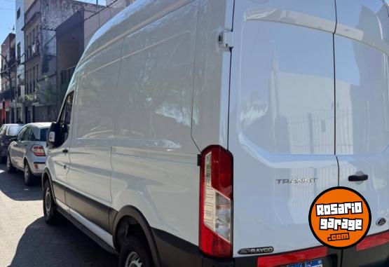 Utilitarios - Ford Transit 2023 Diesel 85000Km - En Venta