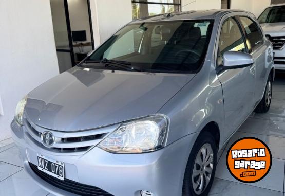 Autos - Toyota Etios XS 2014 Nafta 78000Km - En Venta