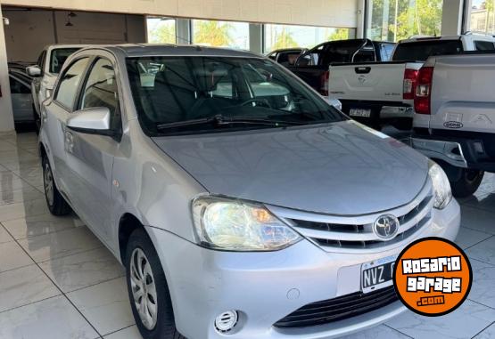 Autos - Toyota Etios XS 2014 Nafta 78000Km - En Venta