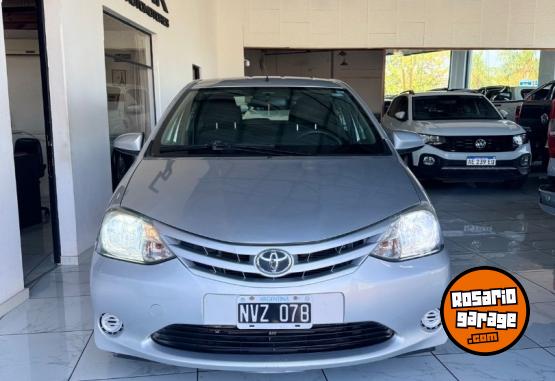 Autos - Toyota Etios XS 2014 Nafta 78000Km - En Venta