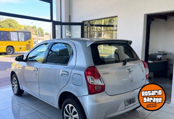 Autos - Toyota Etios XS 2014 Nafta 78000Km - En Venta