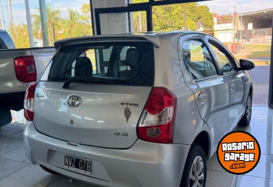 Autos - Toyota Etios XS 2014 Nafta 78000Km - En Venta