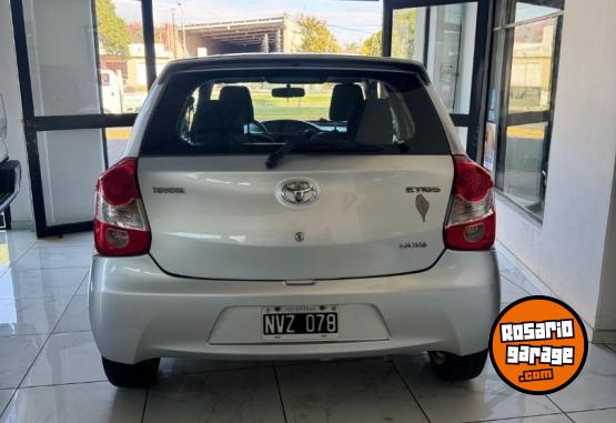 Autos - Toyota Etios XS 2014 Nafta 78000Km - En Venta
