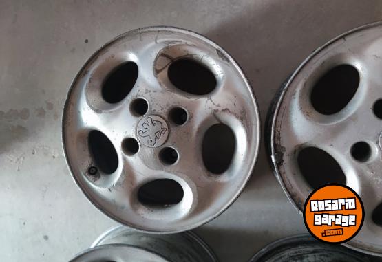 Accesorios para Autos - LIQUIDO 5 Llantas 14 Peugeot 206 207 Partner Berlingo Etc. $199.000 las 5. No bajo precio - En Venta