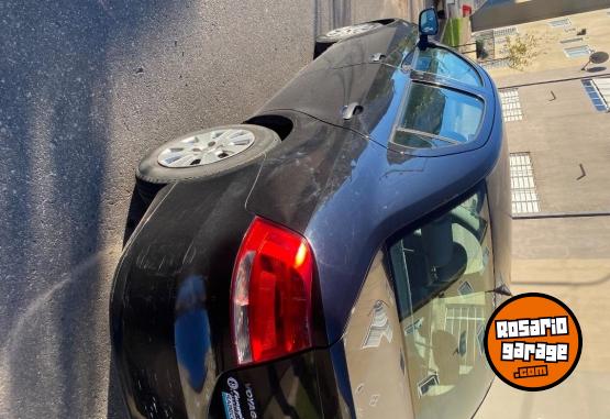 Autos - Volkswagen Voyage 2010 GNC 200000Km - En Venta