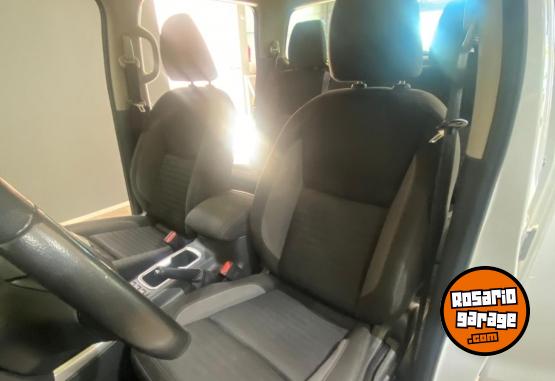 Camionetas - Nissan Frontier XE 4x2 2.3D DC 2023 Diesel 55900Km - En Venta