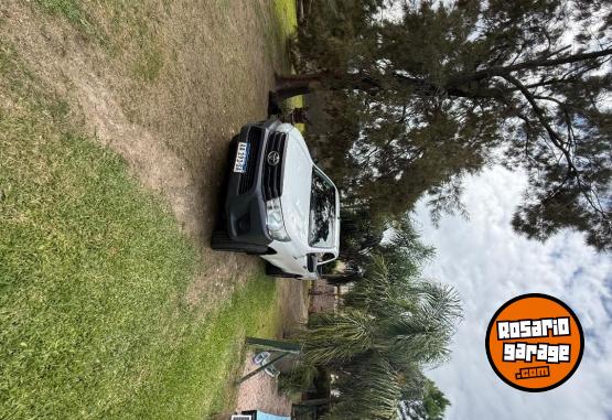 Camionetas - Toyota Hilux dc cs 2016 Diesel 245000Km - En Venta