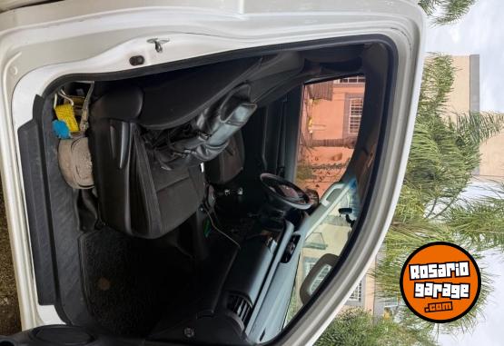 Camionetas - Toyota Hilux dc cs 2016 Diesel 245000Km - En Venta