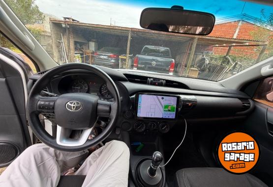 Camionetas - Toyota Hilux dc cs 2016 Diesel 245000Km - En Venta