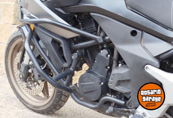 Motos - CF MT 700 2024 Nafta 9820Km - En Venta