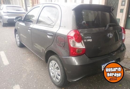 Autos - Toyota Etios 2022 Nafta 124000Km - En Venta