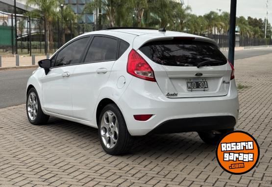 Autos - Ford Fiesta kinetic 2013 Nafta 220000Km - En Venta