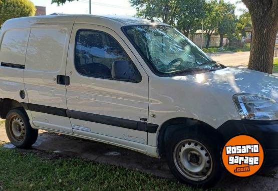 Utilitarios - Peugeot Partner 2010 Nafta 194000Km - En Venta