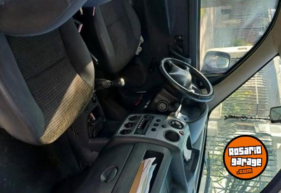 Utilitarios - Peugeot Partner 2010 Nafta 194000Km - En Venta