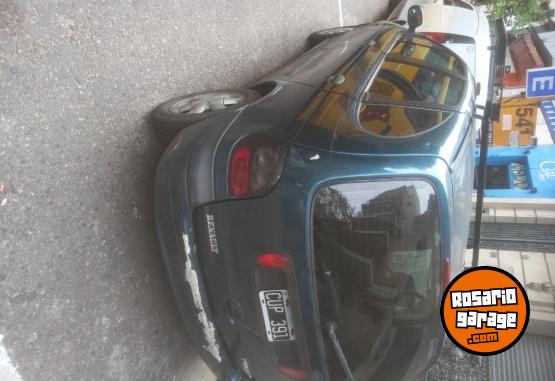 Autos - Renault Scenic 1999 Nafta 239000Km - En Venta