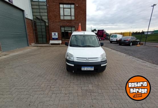 Utilitarios - Citroen BERLINGO 2016 Nafta 196000Km - En Venta
