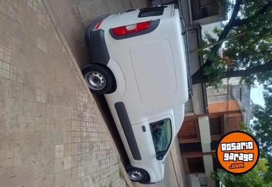 Utilitarios - Fiat Fiorino 2017 GNC 125000Km - En Venta