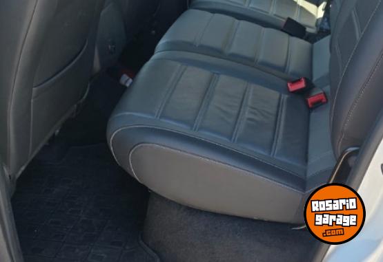 Camionetas - Volkswagen Amarok v6 highline 2023 Diesel 79000Km - En Venta