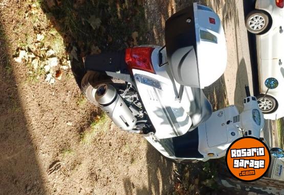 Motos - Kymco Like 125 2025 Nafta 3500Km - En Venta