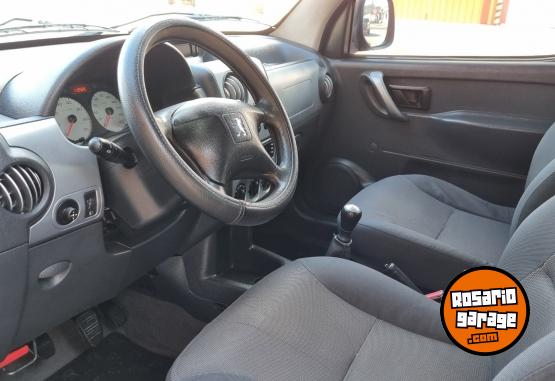 Utilitarios - Peugeot Partner Patagonica hdi 2017 Diesel 115000Km - En Venta