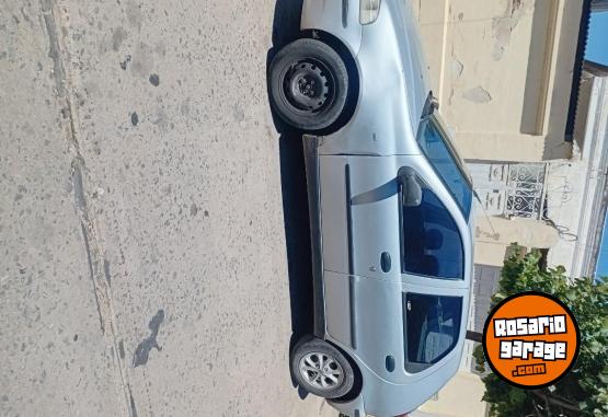 Autos - Fiat Palio mpi 2004 GNC 360000Km - En Venta