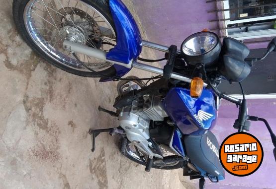 Motos - Honda Titan esd 150 2015 Nafta 50000Km - En Venta