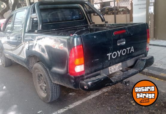Camionetas - Toyota Hilux 4x4 2005 Diesel 850000Km - En Venta