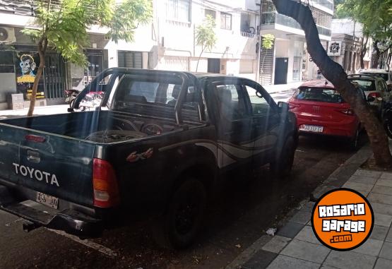 Camionetas - Toyota Hilux 4x4 2005 Diesel 850000Km - En Venta