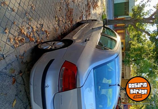 Autos - Volkswagen Voyage 2009 Nafta 177000Km - En Venta