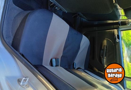 Autos - Volkswagen Voyage 2009 Nafta 177000Km - En Venta