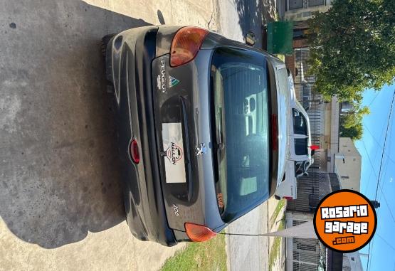 Autos - Peugeot 206 gol 2011 Nafta 111111Km - En Venta