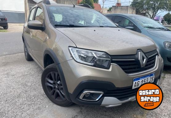 Autos - Renault Stepway 2023 GNC 32000Km - En Venta