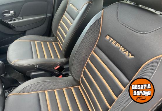 Autos - Renault Stepway 2023 GNC 32000Km - En Venta