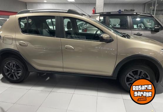 Autos - Renault Stepway 2023 GNC 32000Km - En Venta